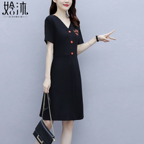 Large code knit dress dress 2022 Summer clothes new fashion commute body v collar short sleeve closeted black t-shirt dress