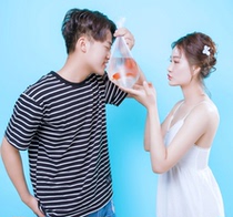 New creative travel simulation goldfish wedding photography props photo studio exterior photo fashion Childrens shooting toys