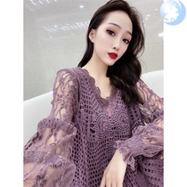 European station 2020 Spring New Korean hollow fake two lace stitching base shirt female loose thin