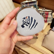 Golden Mouth Bag Zebra 45 Days to ship No to no refund Dont change the call