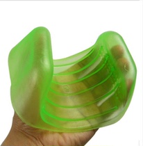 The armguard gripers the fish with the fish to catch the fish armguard Ro flying fish The fish catch the fish without hurting the hands