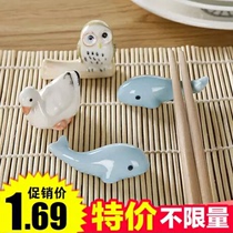 Japanese ceramic chopsticks rack chopsticks Chopsticks pillow home kitchen table chopsticks spoon creative small ornaments