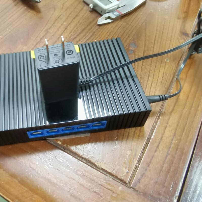 Negotiable Price Tp Link Full Gigabit Ethernet Switch with 5 Ports, Tl-Sg1005M