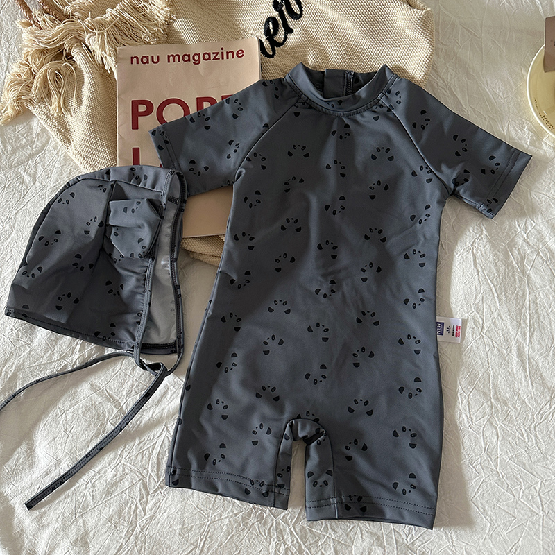 Cute children's swimsuit for boys, one-piece panda quick-drying swimsuit for middle-aged and older children, cartoon style hot spring vacation set