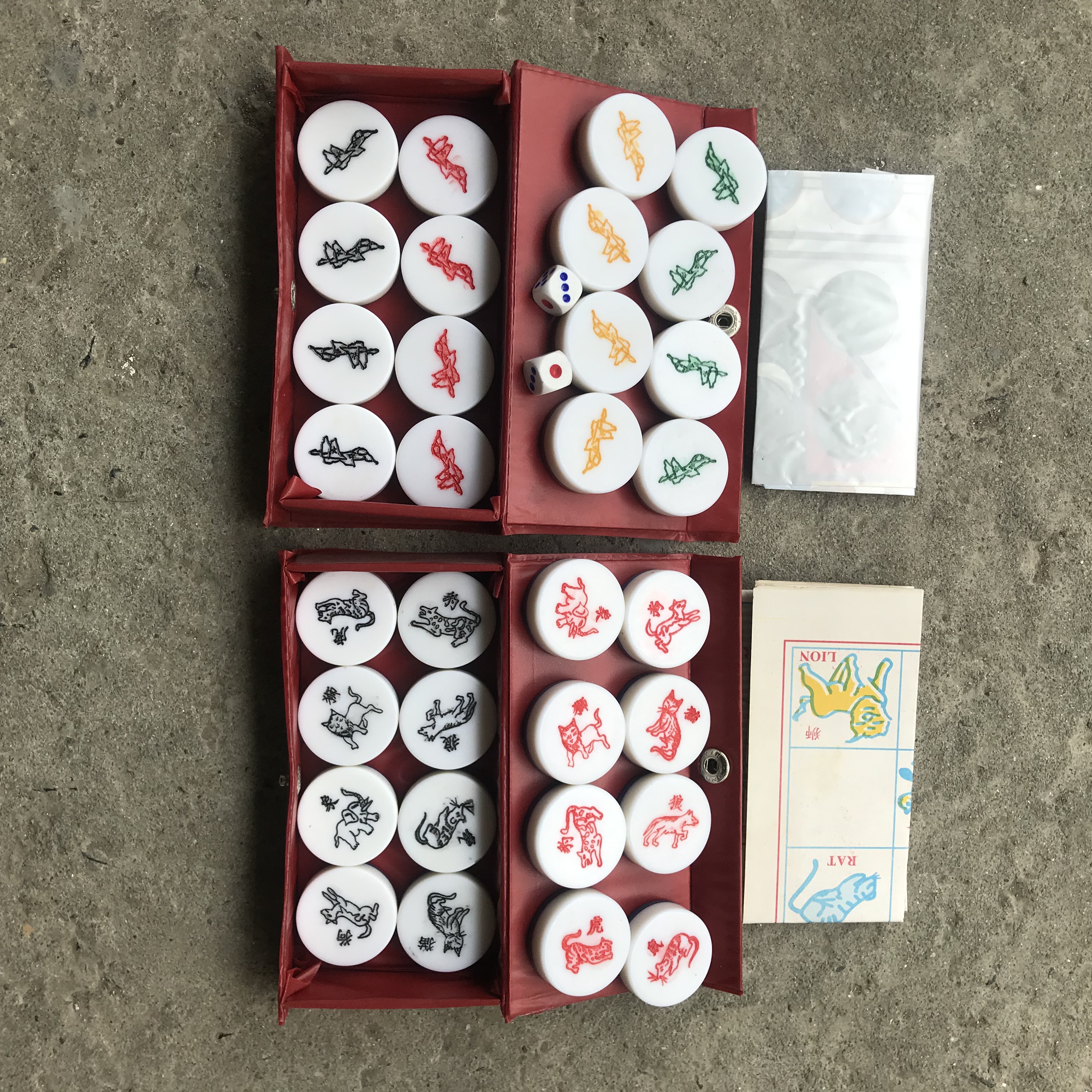 Large melamine chess game chess Flying chess Mahjong material Parent-child animal chess Beast chess