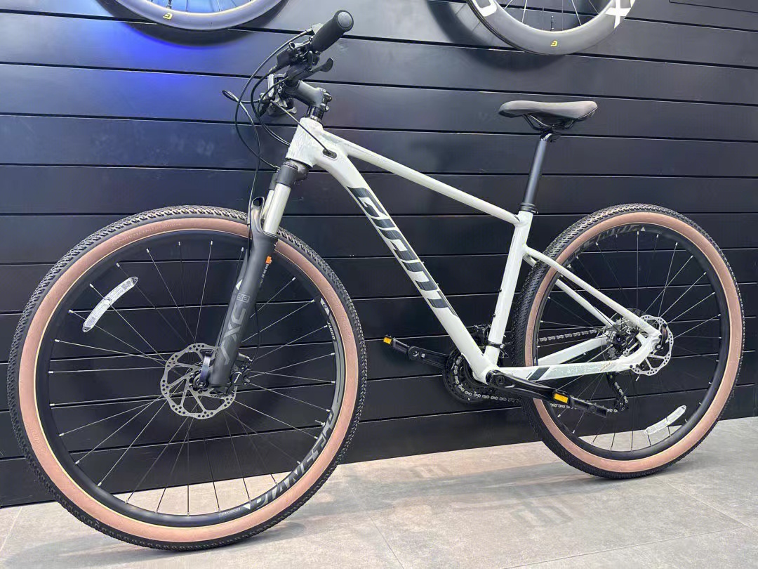 JEANT XTC800 Aluminum alloy air pressure front fork oil brake XC competition cross-country mountain car 27 5 inch 29 inch 30 speed