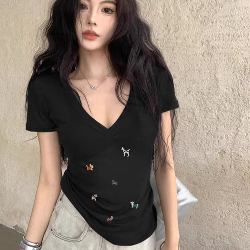 Plus-Size Puppy Print V-Neck Regular Shoulder Short-Sleeve T-Shirt for Women, Summer American Style, Slightly Chubby, Slim-Fit, Short Top