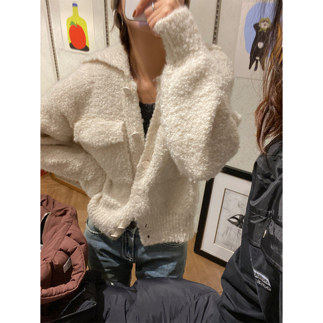 2022 new autumn and winter explosive style cardigan thickened winter short outerwear winter small spring and autumn sweater coat women