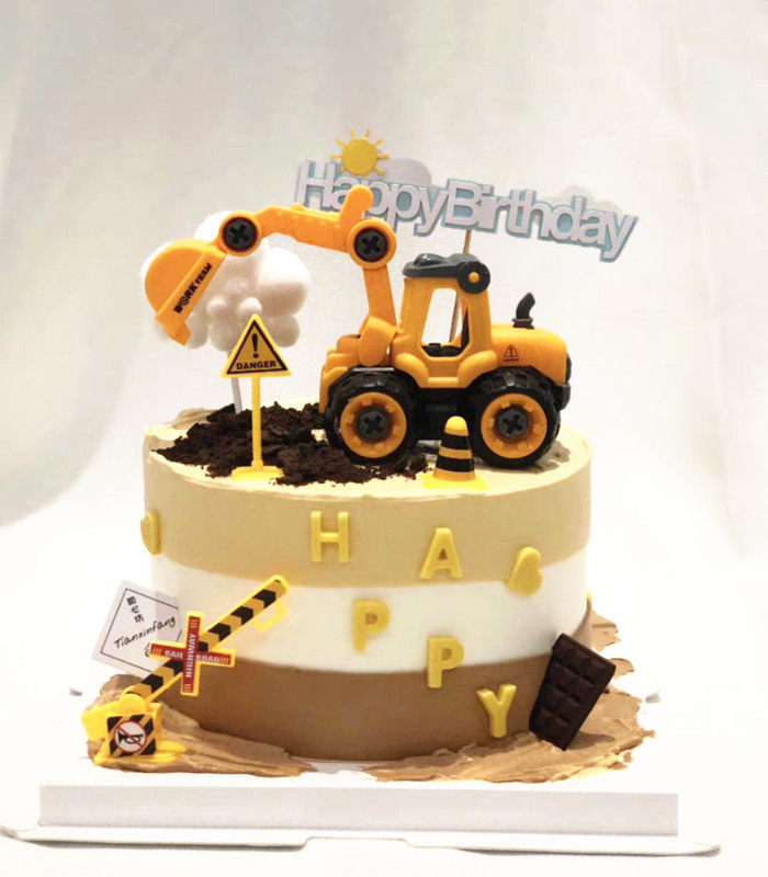 Children's engineering car detachable suit excavator Birthday cake decoration ornaments Baking West Point scene dress up