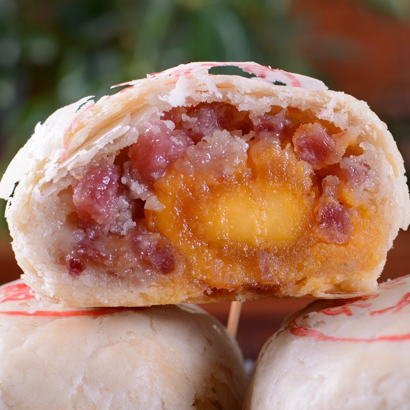 Yunnan Xiangmei Qingyang Puff Egg Yolk Xuanwei Ham Moon Cake Hard Shell Xuanwei Ham 80g Kraft Paper Bag Dian Ham Handmade