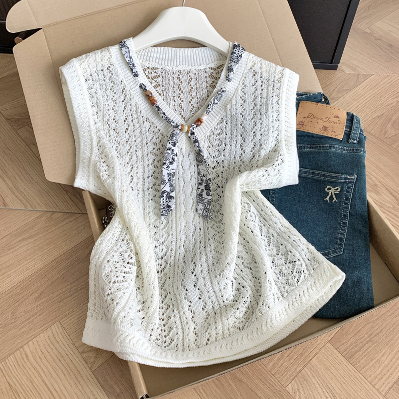 French-Style Old Money V-Neck Hollow-Out Knit Vest for Women, Summer Korean Style, Elegant Thin Beaded Scarf Sleeveless Top French-Style Old Money V-Neck Hollow-Out Knit Vest for Women, Summer Korean Style, Elegant Thin Beaded Scarf Sleeveless Top