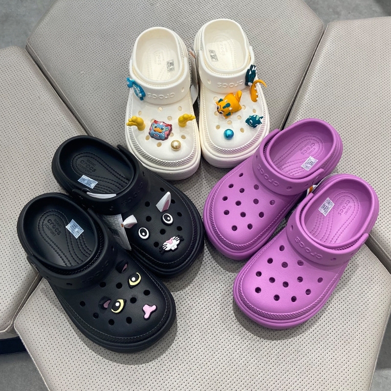 Crocs Snow House Clogs Outdoor Thick-Soled Beach Shoes Unisex Closed-Toe Beach Slippers 209347