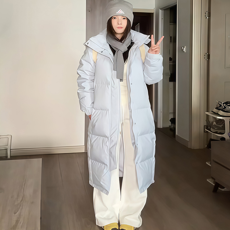 Off-Season Clearance Sale: Women's Long down Coat, Over-The-Knee, Thickened for Northeast Cold, White Duck Down, Suitable for Art Exam Students and Couples Off-Season Clearance Sale: Women's Long down Coat, Over-The-Knee, Thickened for Northeast Cold, White Duck Down, Suitable for Art Exam Students and Couples