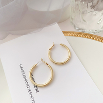 French lazy ins cold wind metal circle earrings minimalist harbor wind Joker netizen temperament earring ear clip