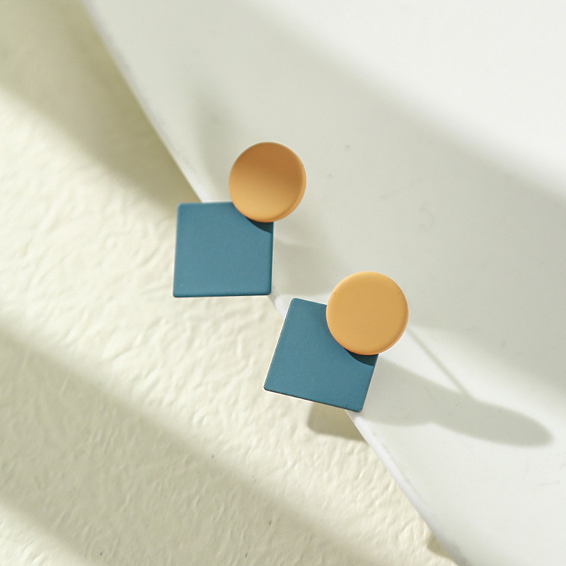 Collision Color Geometric Earrings Vintage Port Wind Personality Round Earshot Korea Temperament Net Red 100 lap clip No earbuds woman