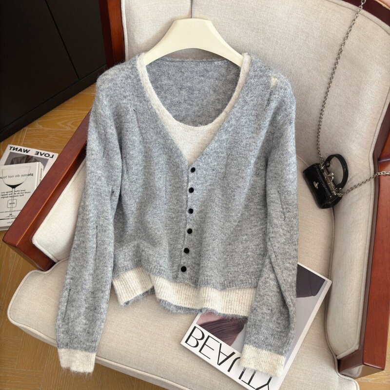 Retro Contrasting Color Ripped Fake Two-Piece Sweater for Women 2026 Autumn and Winter New Style Lazy Style Loose V-Neck Knitted Cardigan Retro Contrasting Color Ripped Fake Two-Piece Sweater for Women 2026 Autumn and Winter New Style Lazy Style Loose V-Neck Knitted Cardigan