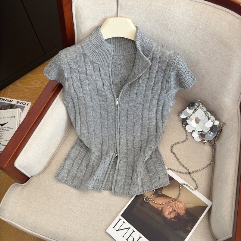 Sweet and Cool Style Knit Vest for Women, 2026 Early Autumn New Trendy Zip-Up Cardigan Layered with Short Sweater Sweet and Cool Style Knit Vest for Women, 2026 Early Autumn New Trendy Zip-Up Cardigan Layered with Short Sweater