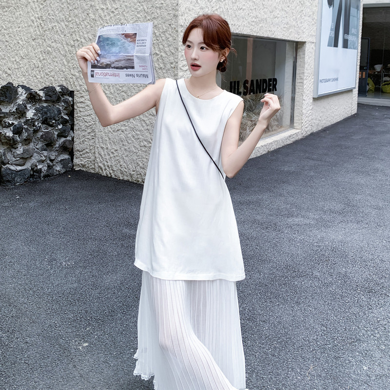 White Chiffon Spliced Pleated Fake Two-Piece Sleeveless Long Dress, New Summer Style Casual Dress That Covers the Belly and Looks Slimming for Women