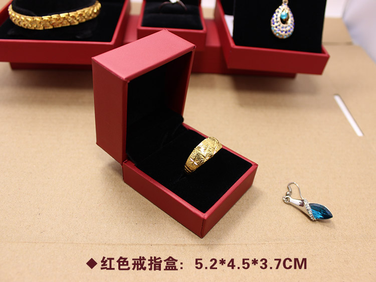 Cao cấp màu đỏ trang sức nhẫn hộp đồ trang sức cưới vòng cổ vòng đeo tay vòng đeo tay mặt dây chuyền huy hiệu bao bì hộp trâm - Vòng đeo tay Cuff vòng tay đẹp
