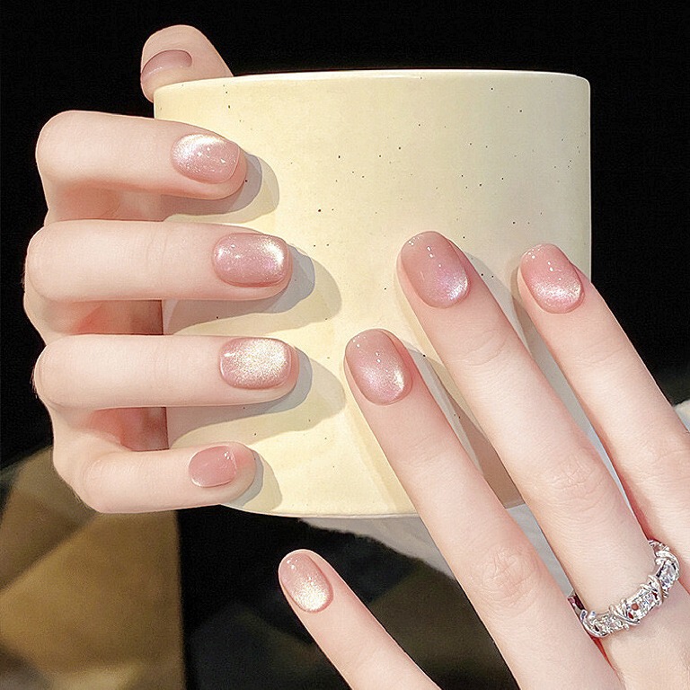 Simple Manicure, Wearable Nails, Short Style, Ghost Pink Cat Eye, Sparkling and Gentle, Brightening, Affordable Fake Nails for Students