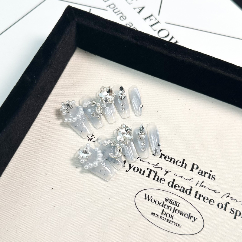 ins Flashing Glass Beads, Light Luxury and High-End Feel, Blue Gradient Nail Art with Rhinestones, Full Rhinestone Frozen Style Press-On Nails