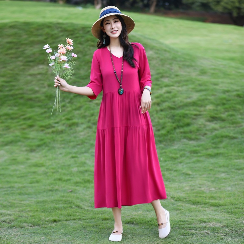 High-End Rose Red Plus-Size Women's Clothing, Tummy-Concealing and Slimming Cotton Silk Dress, Loose-Fitting, Large Hem, Blue Beach Dress for Outerwear