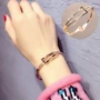 Châu Âu và Hoa Kỳ Fan Xiao Qing vòng tay nữ phiên bản Hàn Quốc của thời trang đơn giản vòng tay nữ sinh viên cá tính vòng tay hoang dã Trang sức Hàn Quốc vòng đeo tay nam