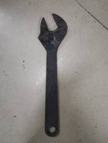 Manual wrench for steel plates