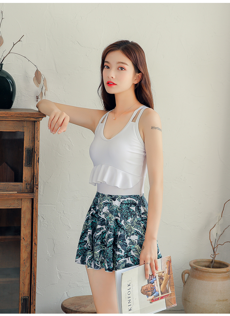 2018 áo tắm mới nữ kiểu Xiêm váy phẳng góc che bụng đã mỏng bảo thủ ngực nhỏ tụ tập sinh viên tắm nước nóng mùa xuân - Bộ đồ bơi One Piece đồ bơi liền thân cho nữ