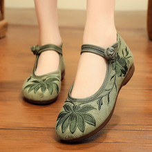 老北京布鞋女花布绣花鞋大码新款