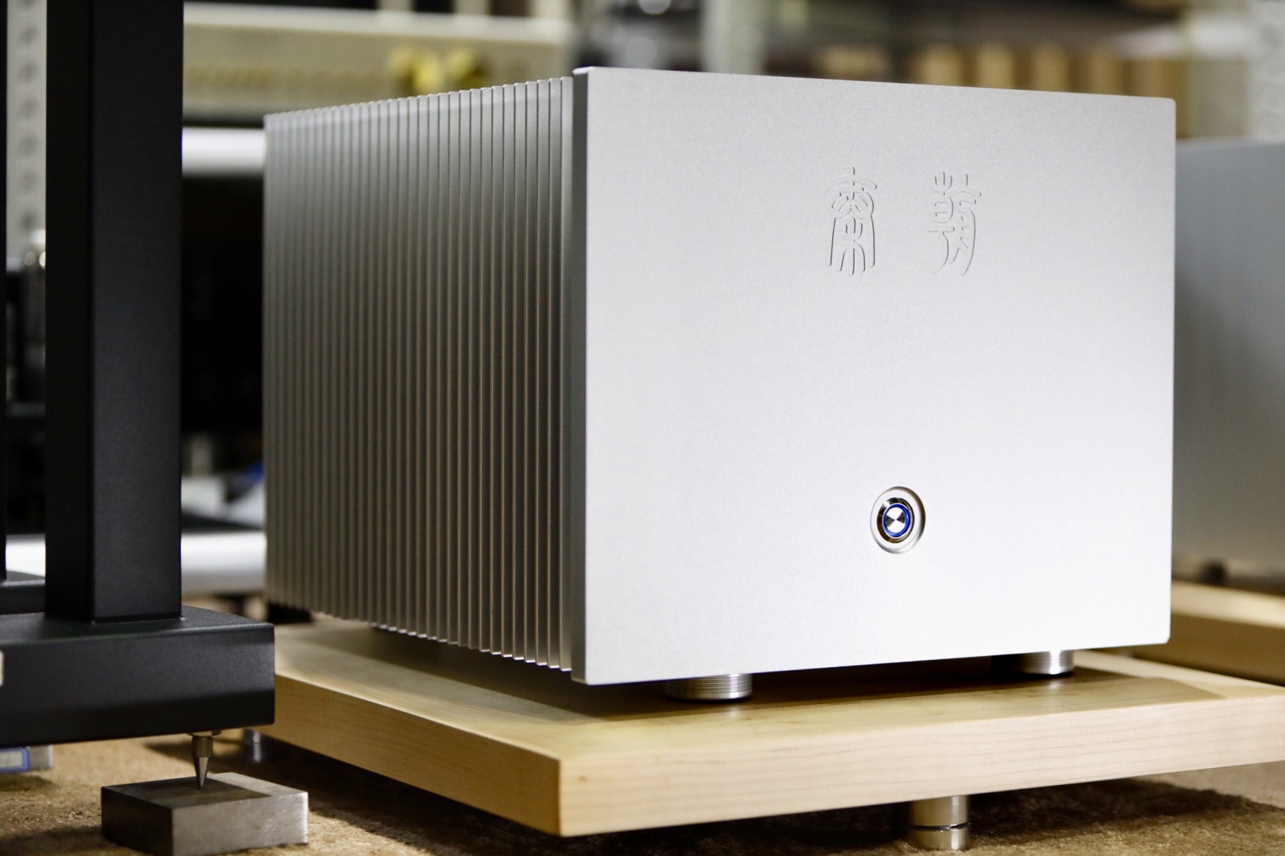 Old Qin Qin Dynasty --- flagship mono HIFI Post QC1450 fever pure Post power amplifier power amplifier home