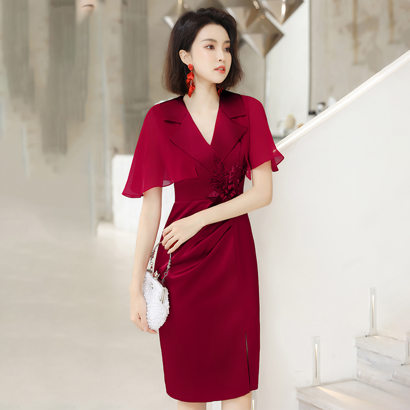 Small sublate dress dress Femininity High End Light Lavish Red shaw-up wedding parents-in-law Summer clothes can be worn normally