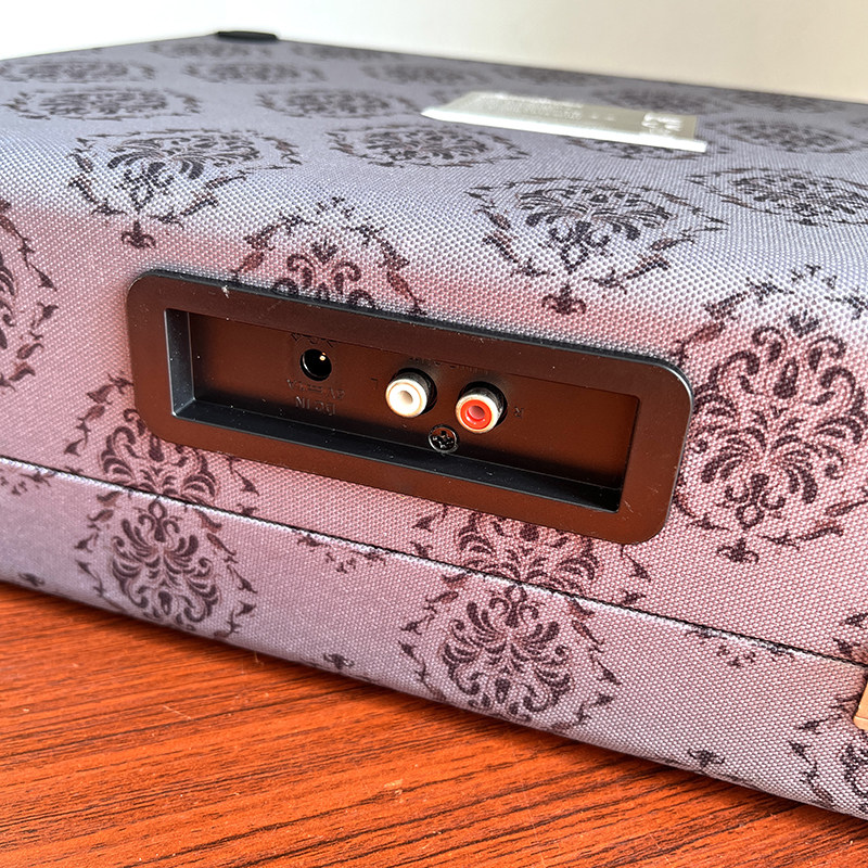 Виниловый проигрыватель 装逼送礼利器！出老美覆古黑胶唱片机3速内置立体声扬声手提箱