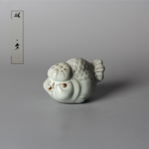 Lin Xi ceramic Ru kiln ornaments Ru kiln porcelain baby fish tea pet tea play Yixing purple sand tea pet tea ceremony zero match