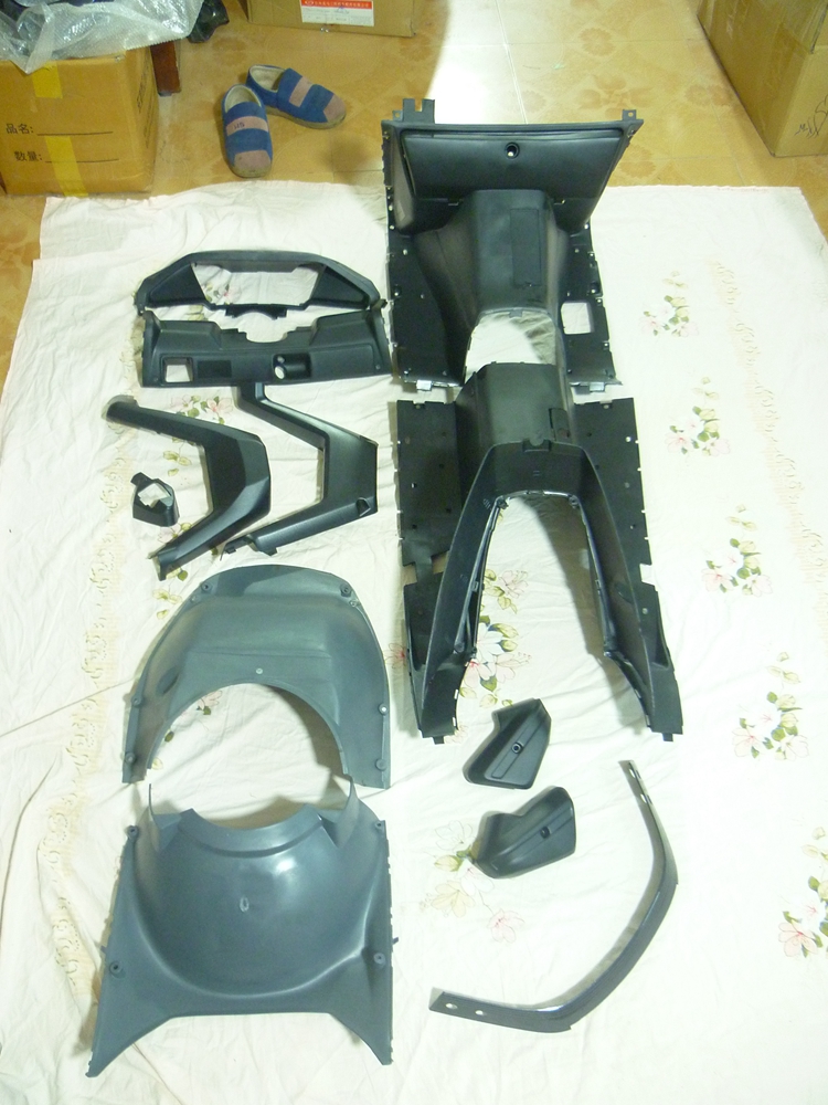 It is suitable for spring breeze Honda CN250 big ship CF150PP shell mud retaining tool box inner plate black shell and middle glume