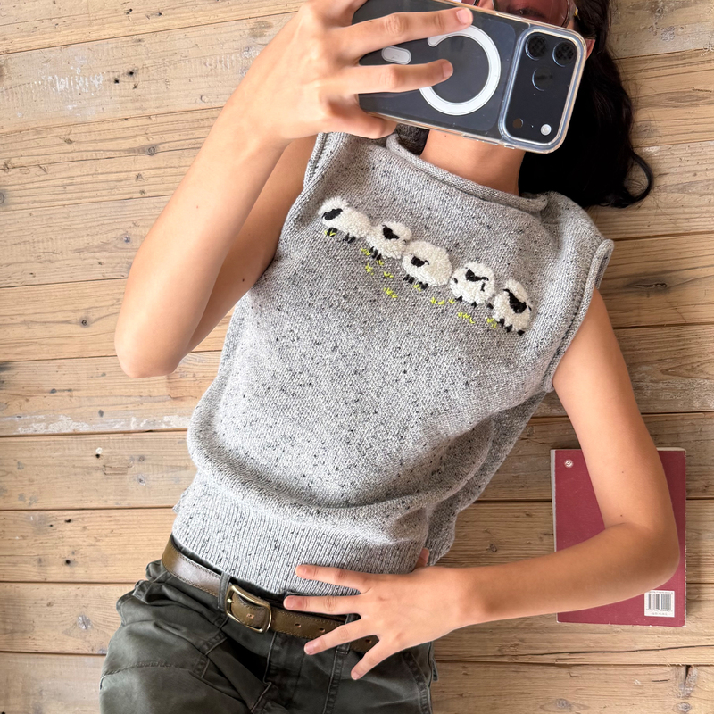 Wiiwil Sheep Flock｜Jacquard Gray Knitted Vest Sleeveless Pullover Sweater Fun Round Neck Wool Vest