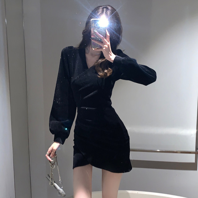 Sequin skirt 2022 autumn and winter new hot girl pleated bottoming bag hip skirt black long-sleeved temperament dress women's clothing