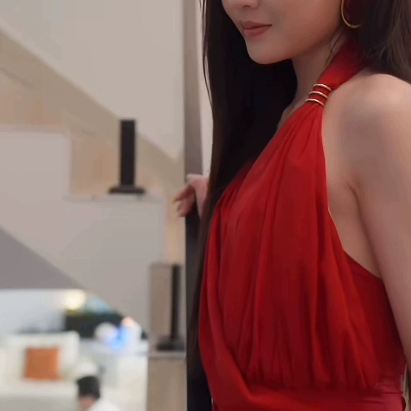 Nandi's Same Style Red Halter Neck Dress for Women, High-End and Elegant, Waist-Cinching Long Dress