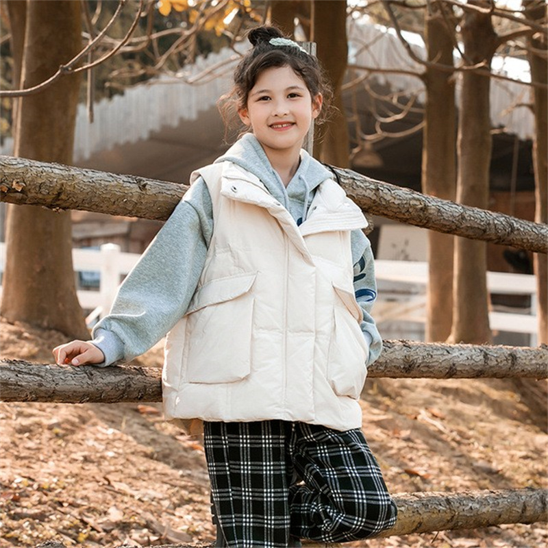 Girls' big children's vest thickened winter girls children wear 9 Western style autumn and winter vest vest down jacket 12-15 years old