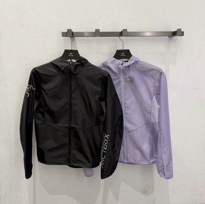 Canada's Arcteryx 26-Year-Old Norvan Windshell Hooded Wind Shell for Men and Women