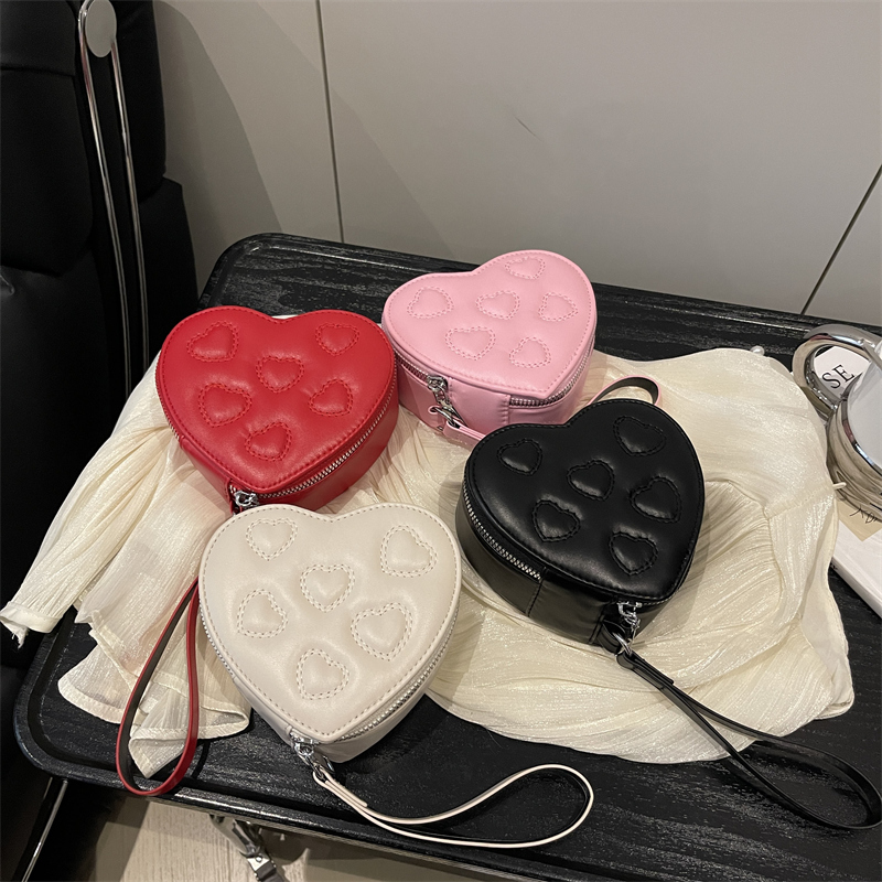 Mini Small Bag for Women 2025 New Trendy Fashion Niche Heart-Shaped Handbag Peach Heart Coin Purse Lipstick Bag Mini Small Bag for Women 2025 New Trendy Fashion Niche Heart-Shaped Handbag Peach Heart Coin Purse Lipstick Bag