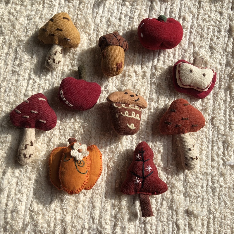 Handmade Fabric-Filled Cute Mushroom Pine Cone Fruit Brooch