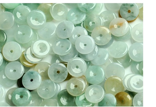 Yurun Liangyuan Ngọc tự nhiên một hàng hóa cũ mưa đá ba màu hòa bình Phụ kiện DIY có thể làm vòng tay vòng chân - Vòng chân vòng chân cho nữ