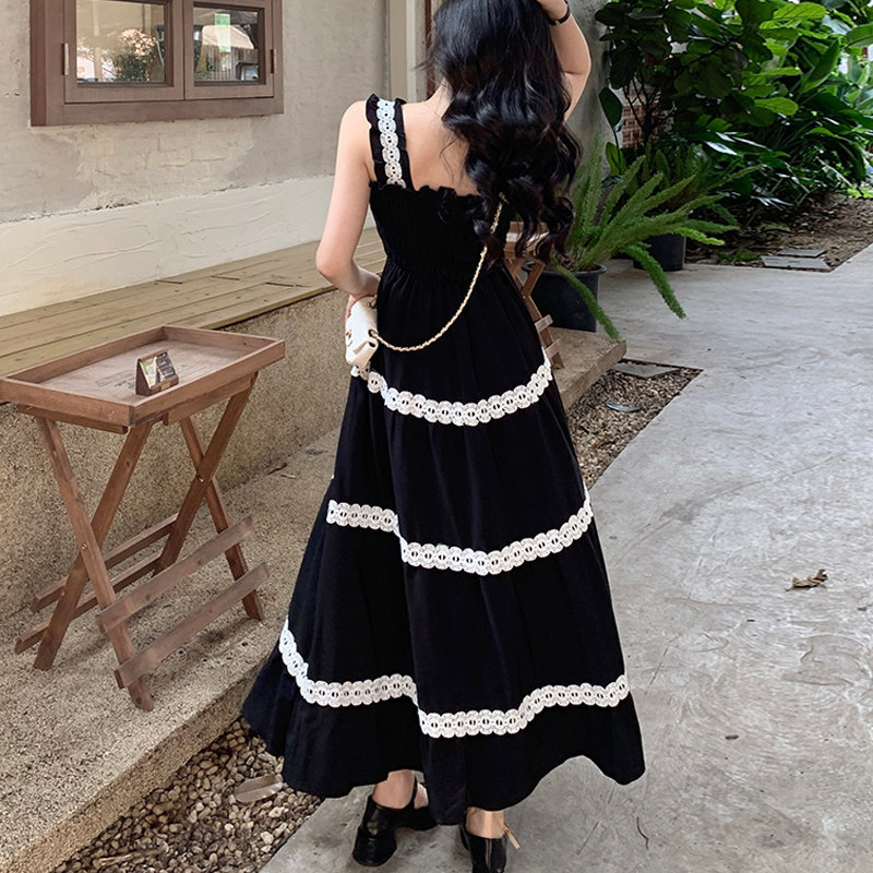 Plus-Size Color-Block Lace Trim Vacation Long Dress for Women, Summer Wear for Curvy Figures, Waist-Cinching, Slimming, Figure-Flattering Beach Strap Dress