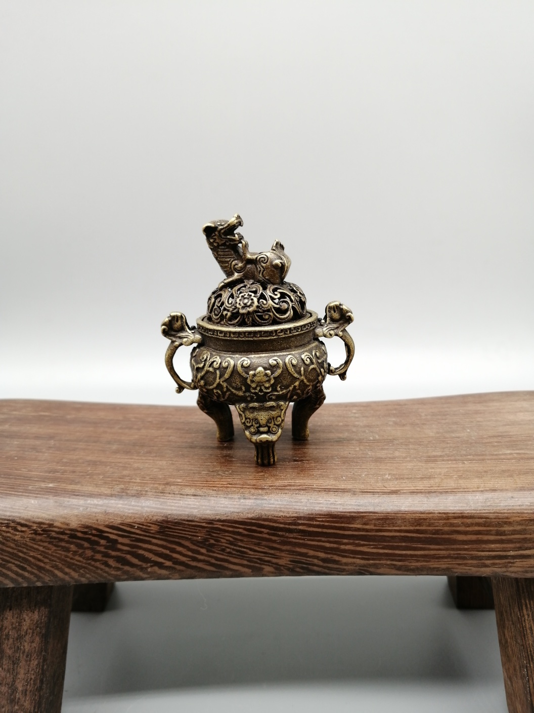 Imitation ancient lemused Lions Lions Twin Earllion Incense Stove Lions Foot incense stove Small Number Mini Home Creativity Small Pendulum with small Aroma Stove