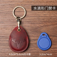 Капля -взысканный красный олень в безопасности