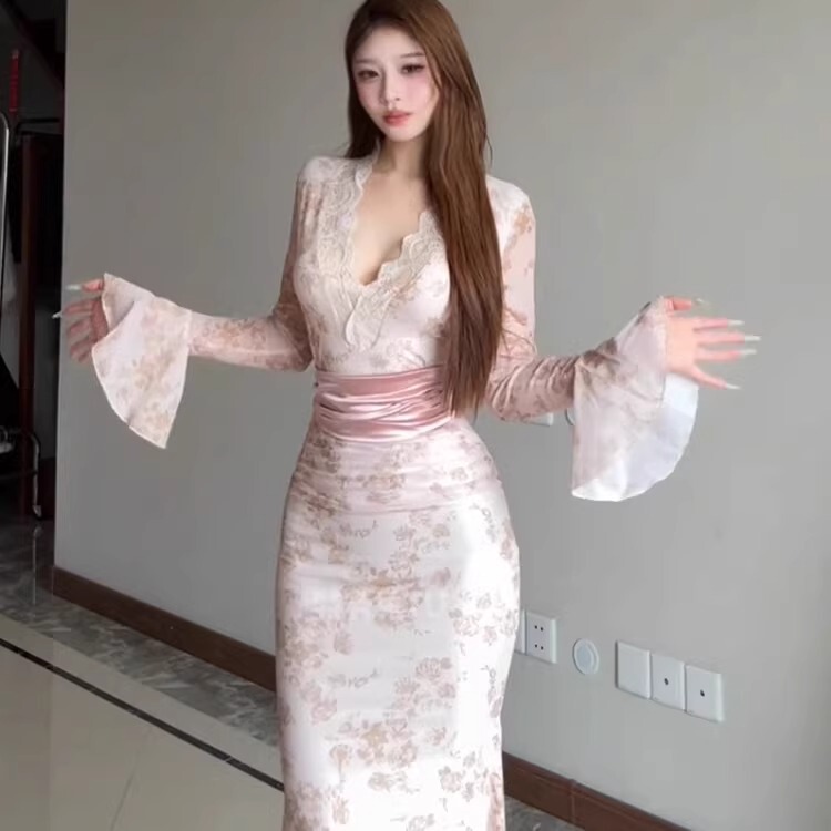 Purely Sensual and Sexy V-Neck Flared Sleeve Lace Dress for Women, Spring Tight-Fitting Tie-Up Slimming Waist-Hugging Long Dress