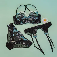 3713 Три часа черного