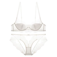 Белые трусы