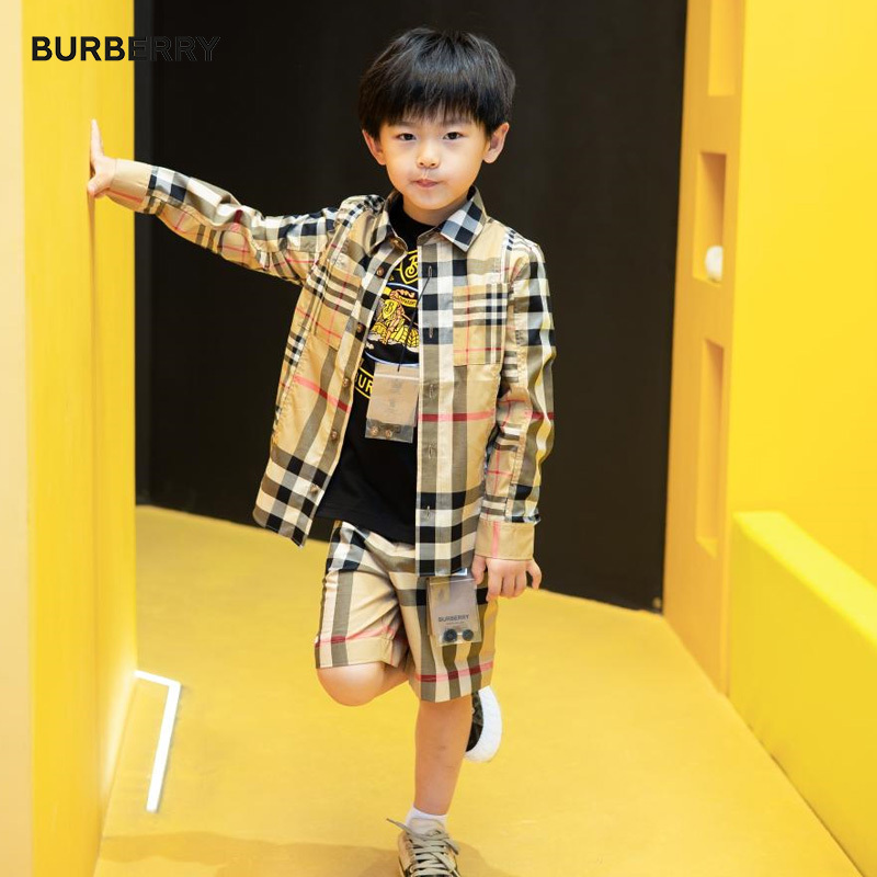 In Stock Burberry Children's Clothing New Spring/Summer Khaki Plaid Patchwork Shorts Direct Import from Europe